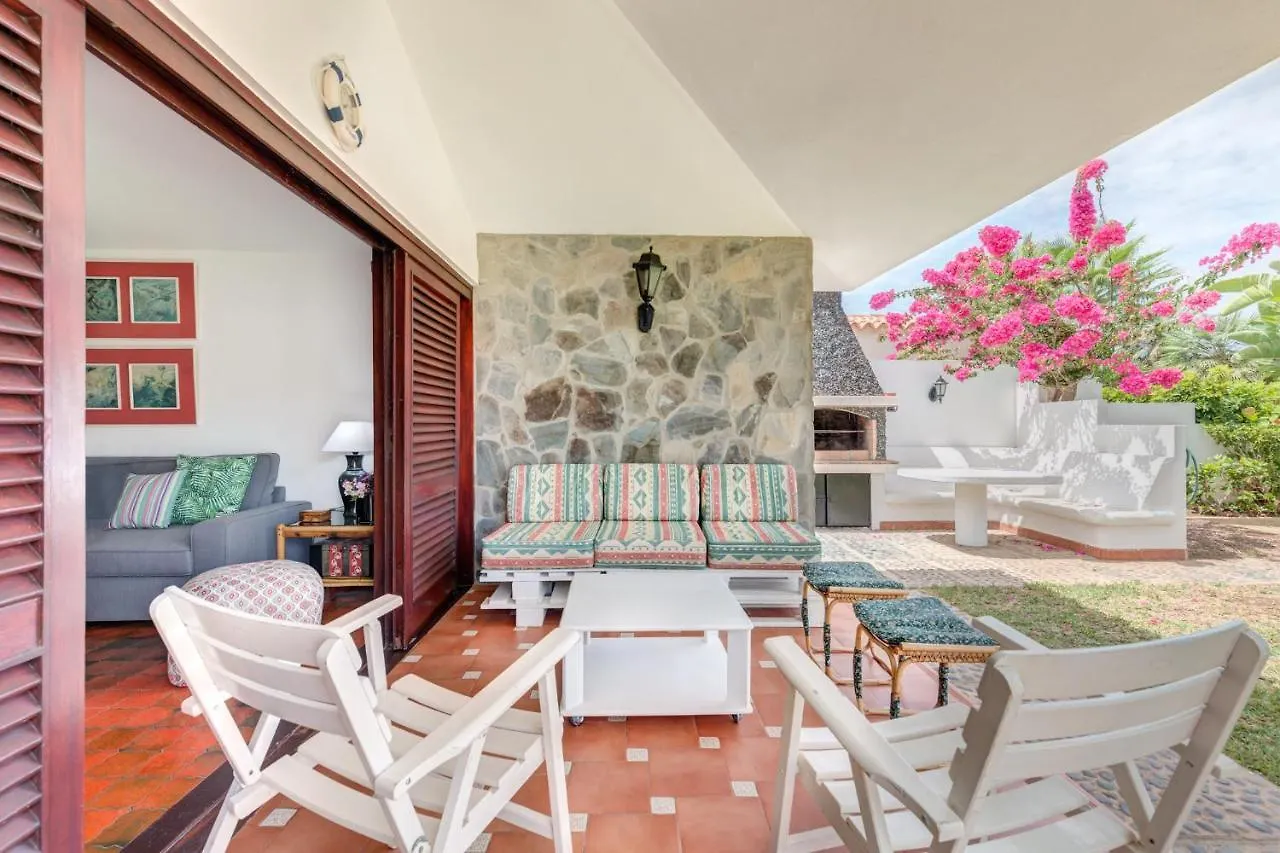 Amplio Chalet En Palm-Mar Con Jardin Y Vista Al Mar Villa